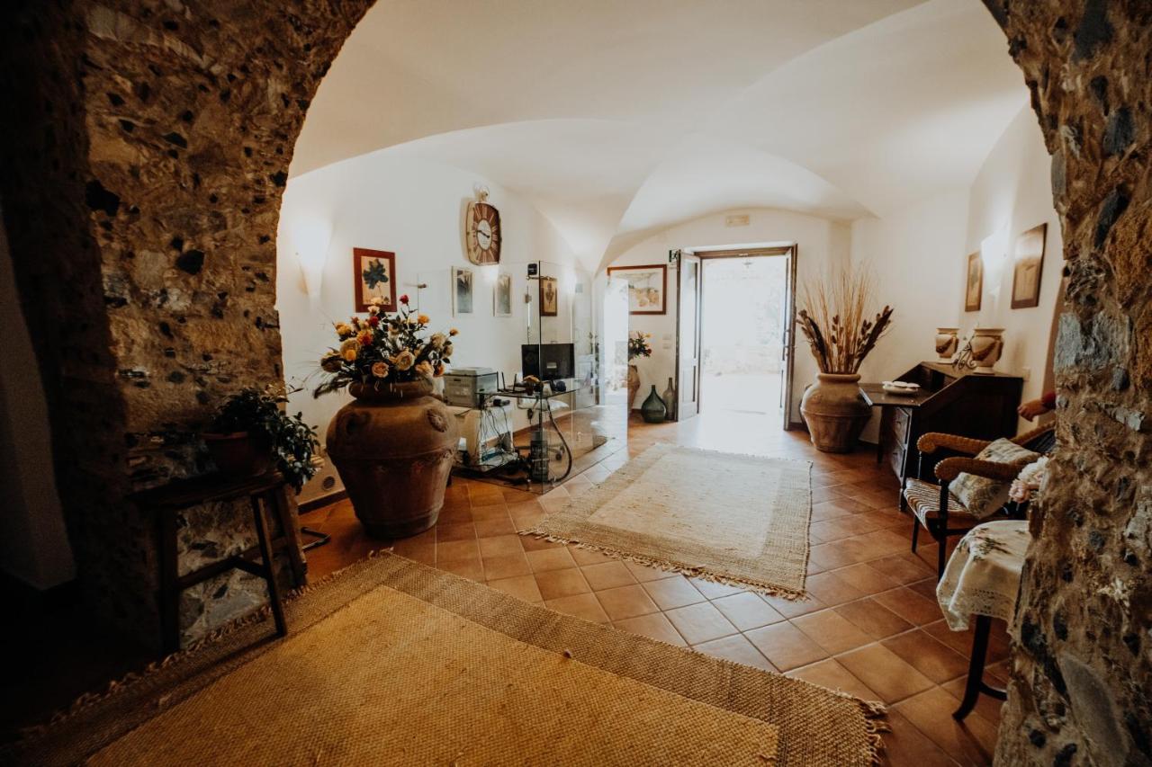 Residenza Golfo Degli Ulivi Aparthotel Caprioli Bagian luar foto