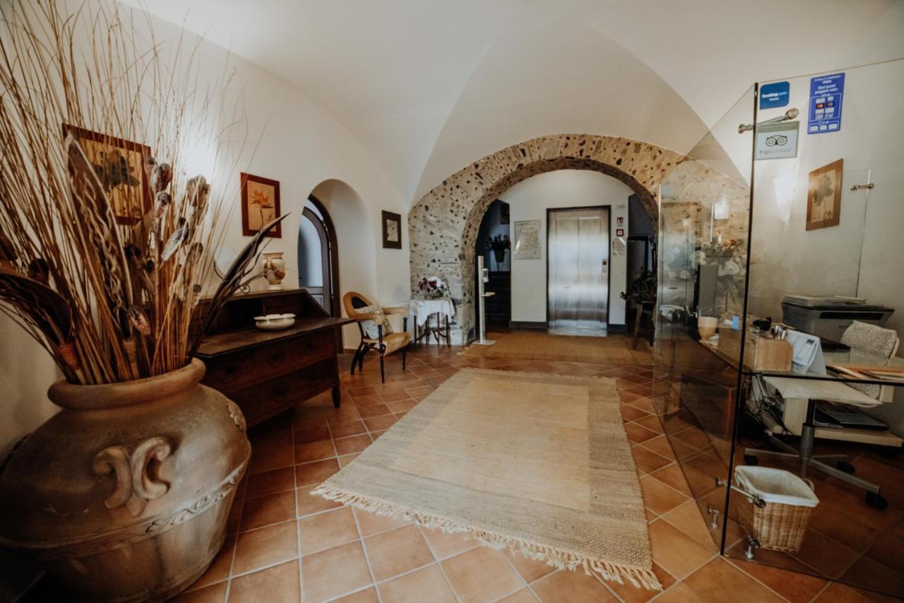 Residenza Golfo Degli Ulivi Aparthotel Caprioli Bagian luar foto