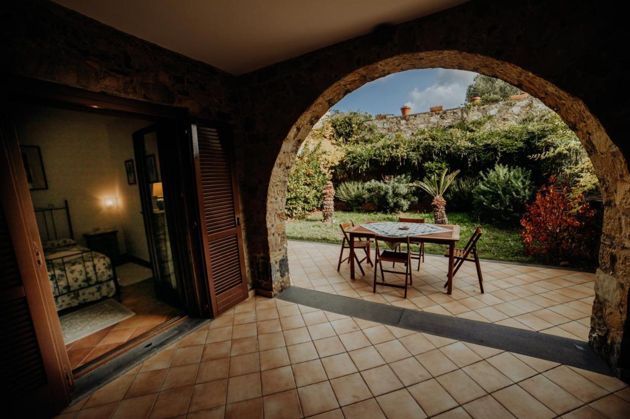 Residenza Golfo Degli Ulivi Aparthotel Caprioli Bagian luar foto