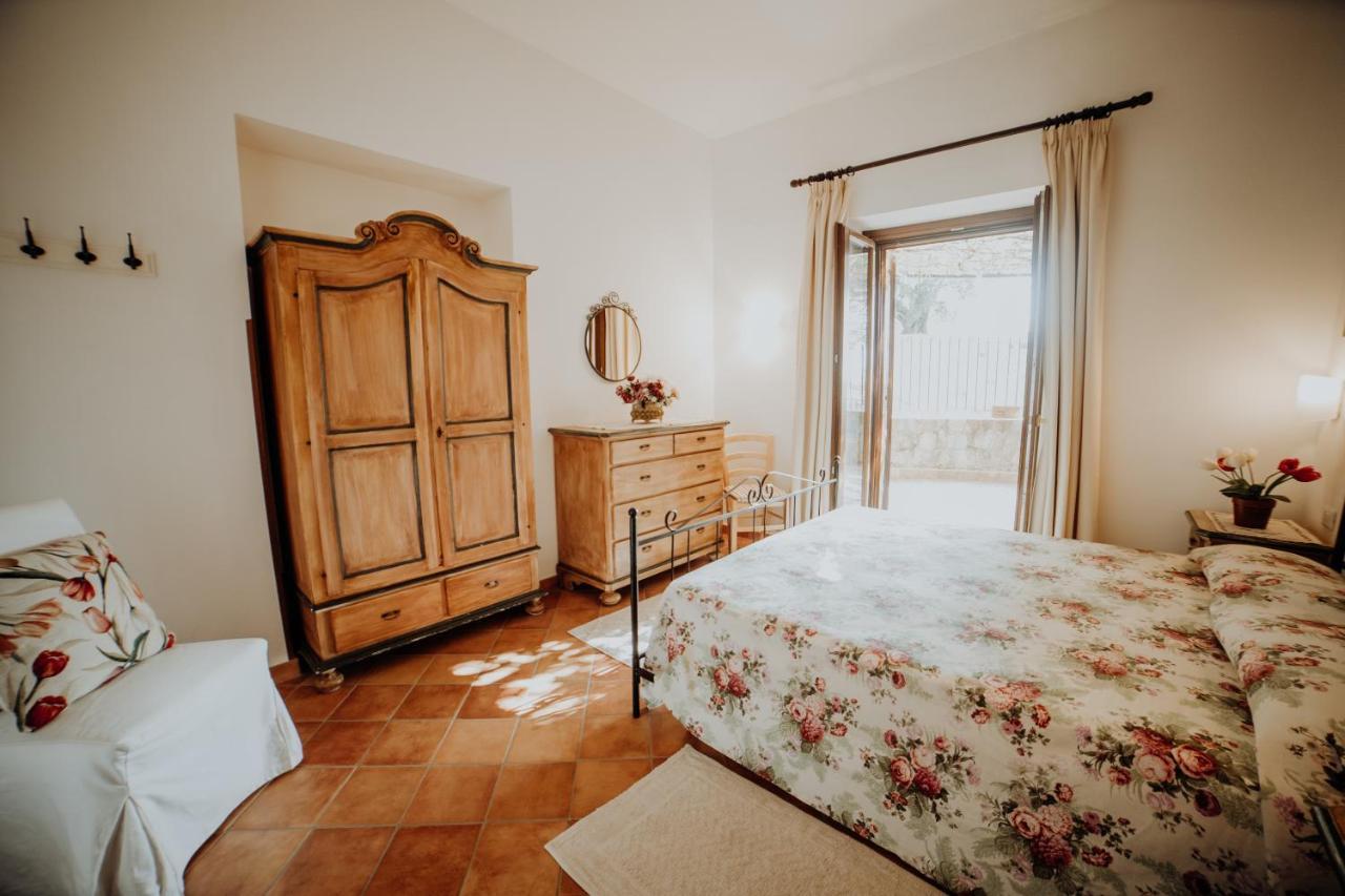 Residenza Golfo Degli Ulivi Aparthotel Caprioli Bagian luar foto