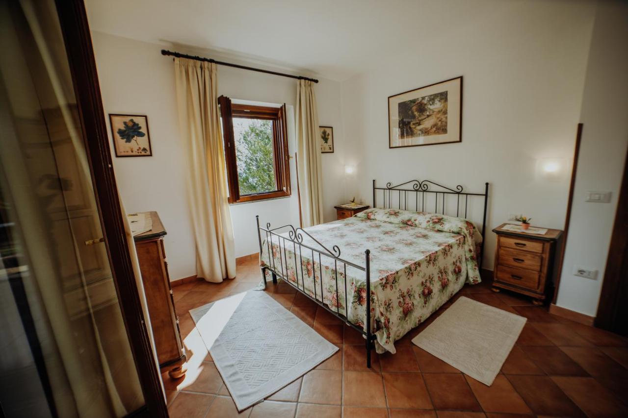 Residenza Golfo Degli Ulivi Aparthotel Caprioli Bagian luar foto