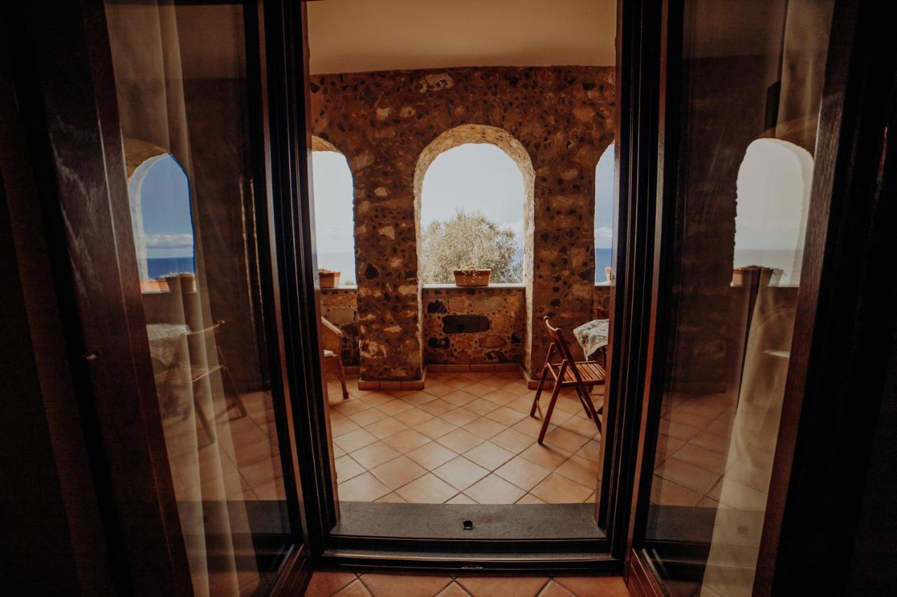 Residenza Golfo Degli Ulivi Aparthotel Caprioli Bagian luar foto