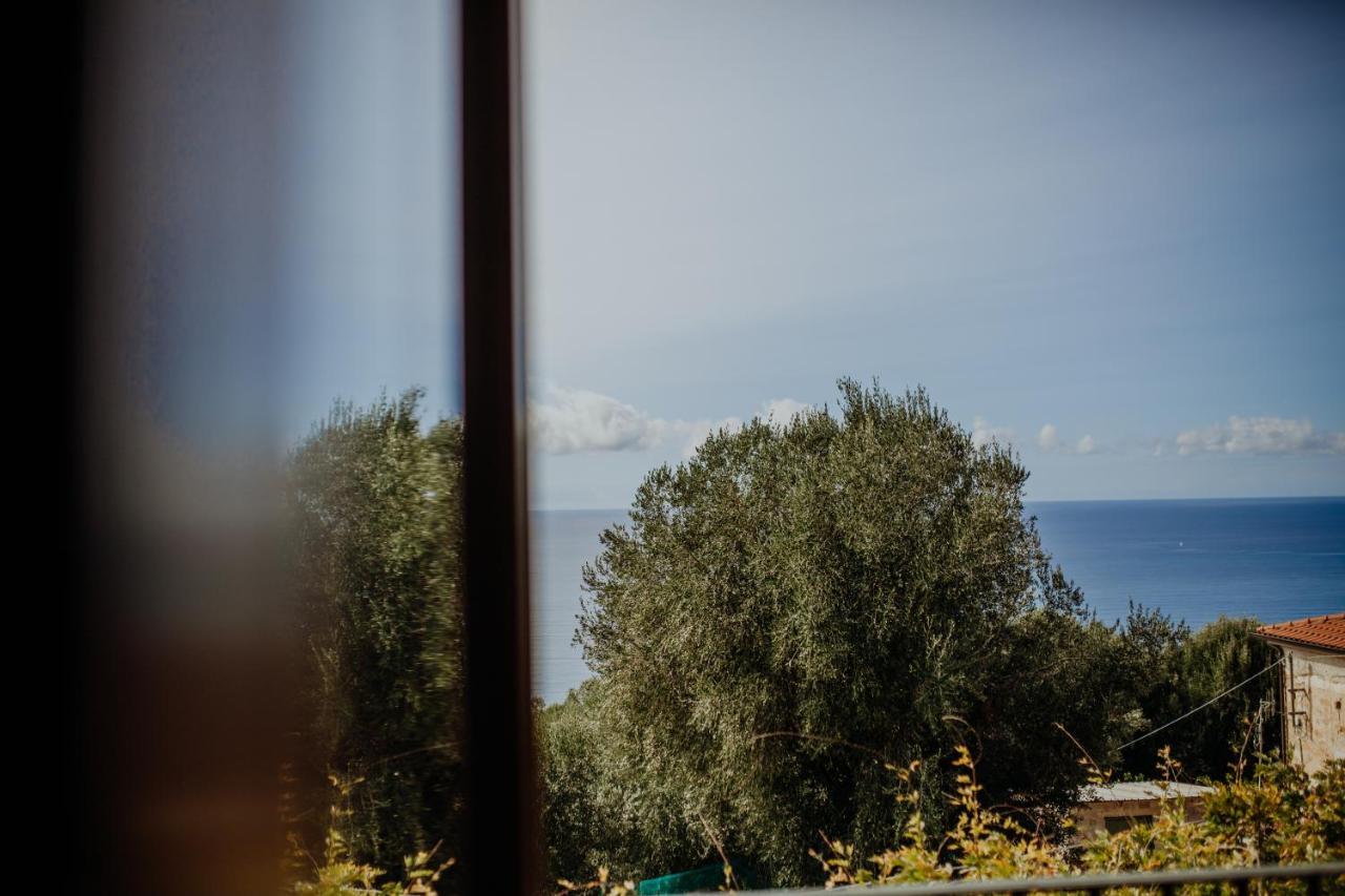 Residenza Golfo Degli Ulivi Aparthotel Caprioli Bagian luar foto