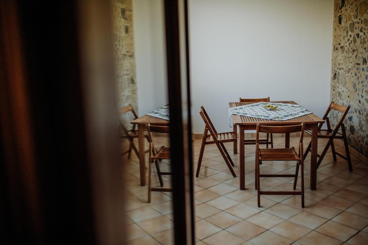 Residenza Golfo Degli Ulivi Aparthotel Caprioli Bagian luar foto