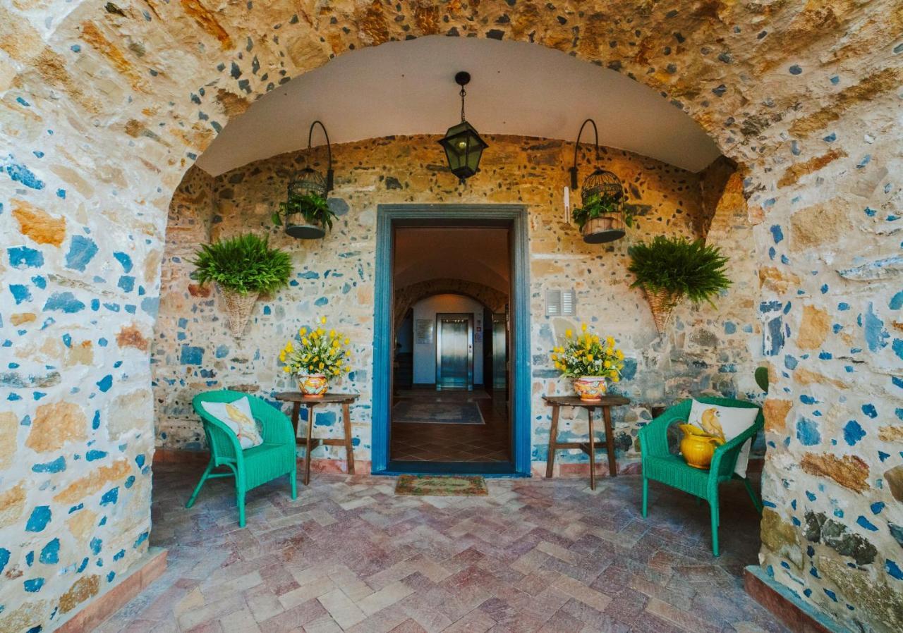 Residenza Golfo Degli Ulivi Aparthotel Caprioli Bagian luar foto