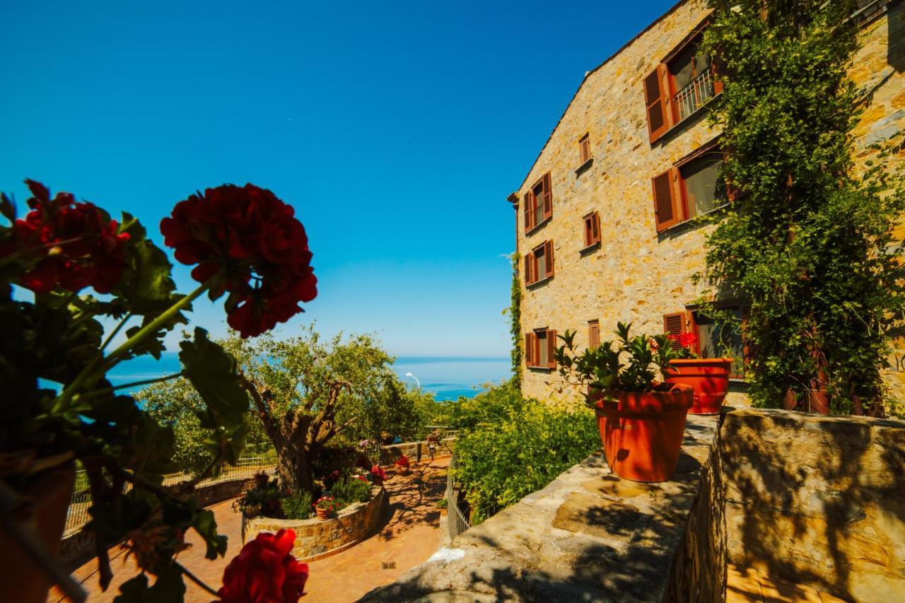 Residenza Golfo Degli Ulivi Aparthotel Caprioli Bagian luar foto