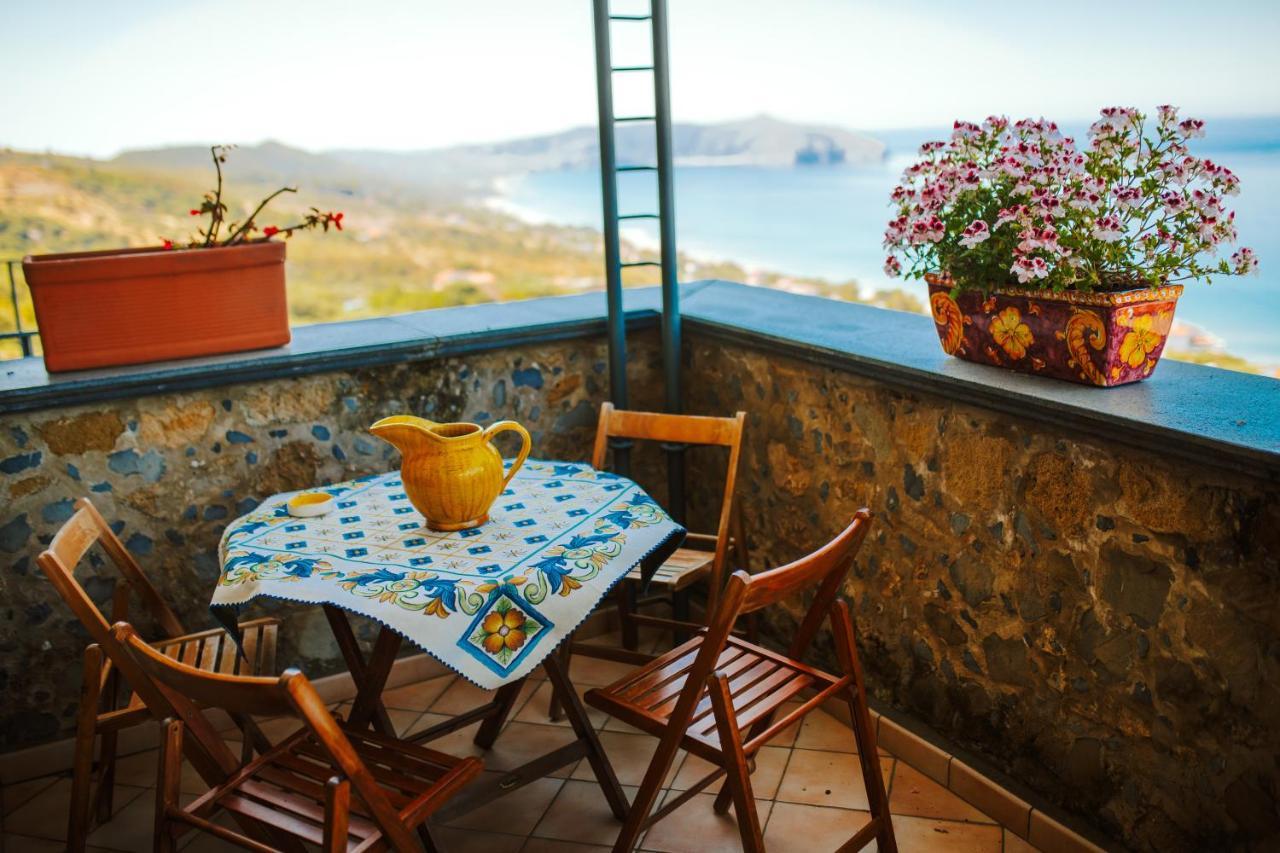 Residenza Golfo Degli Ulivi Aparthotel Caprioli Bagian luar foto