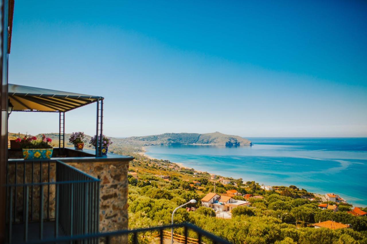 Residenza Golfo Degli Ulivi Aparthotel Caprioli Bagian luar foto