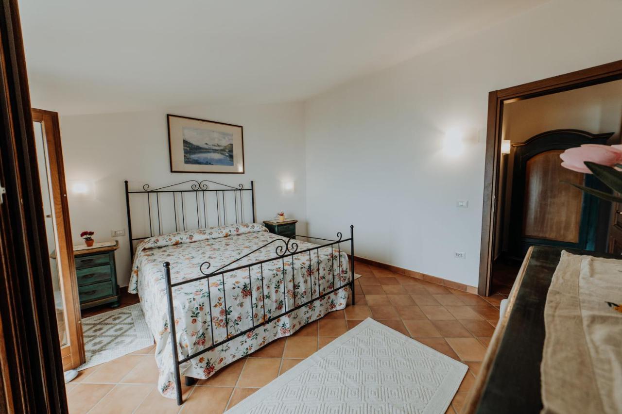 Residenza Golfo Degli Ulivi Aparthotel Caprioli Bagian luar foto